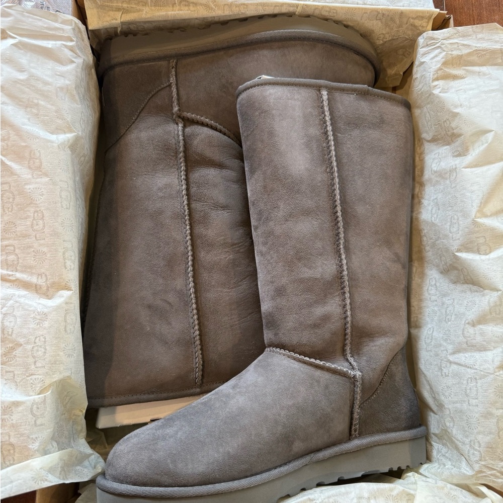 UGG Classic Tall II Gray Boots BRAND NEW